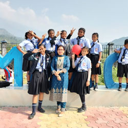 Grace English School, Nagrakata